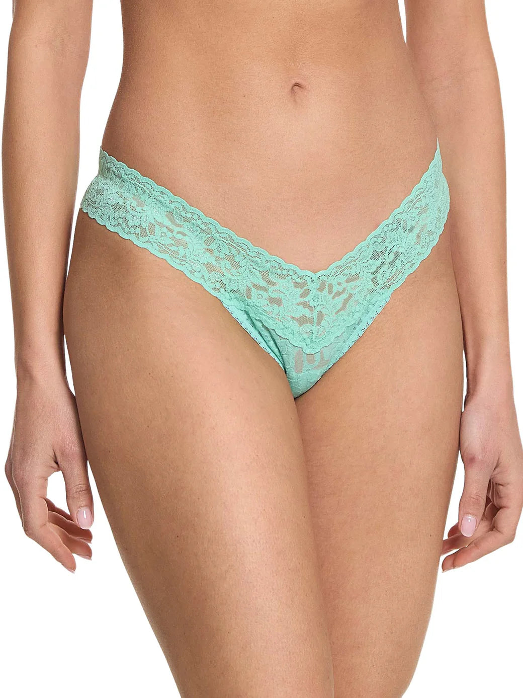 Signature Lace Low Rise Thong