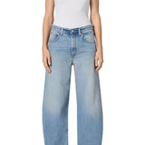 Low Curve Jean Crop
