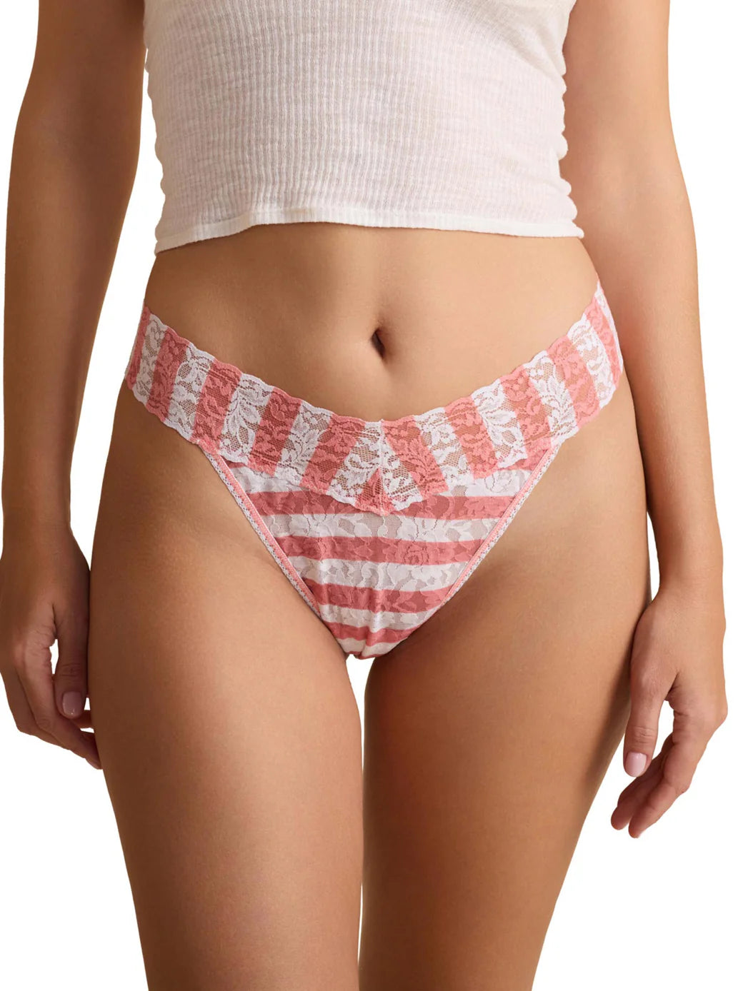Signature Lace Low Rise Thong