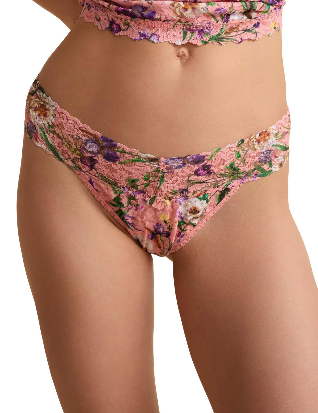 Signature Lace Low Rise Thong