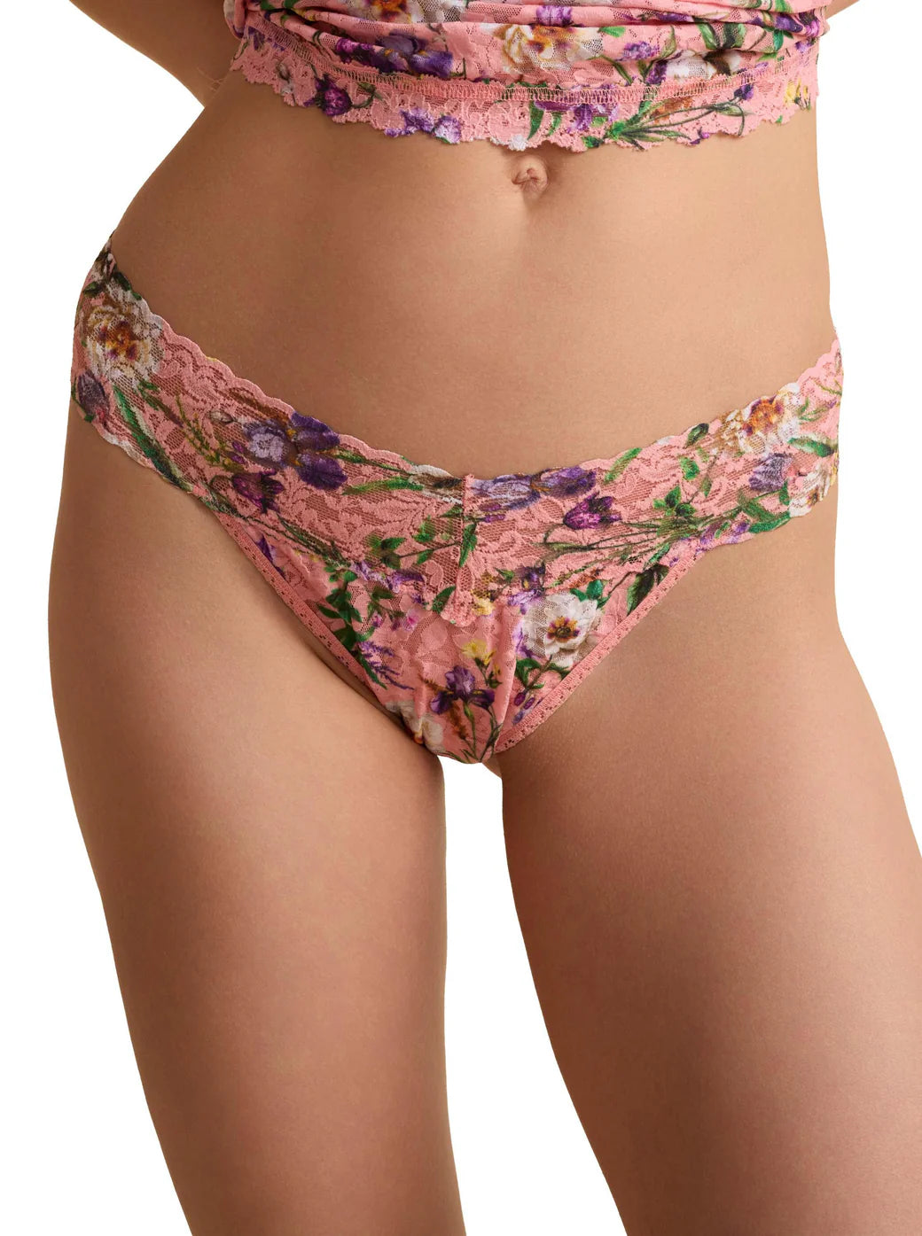 Signature Lace Low Rise Thong
