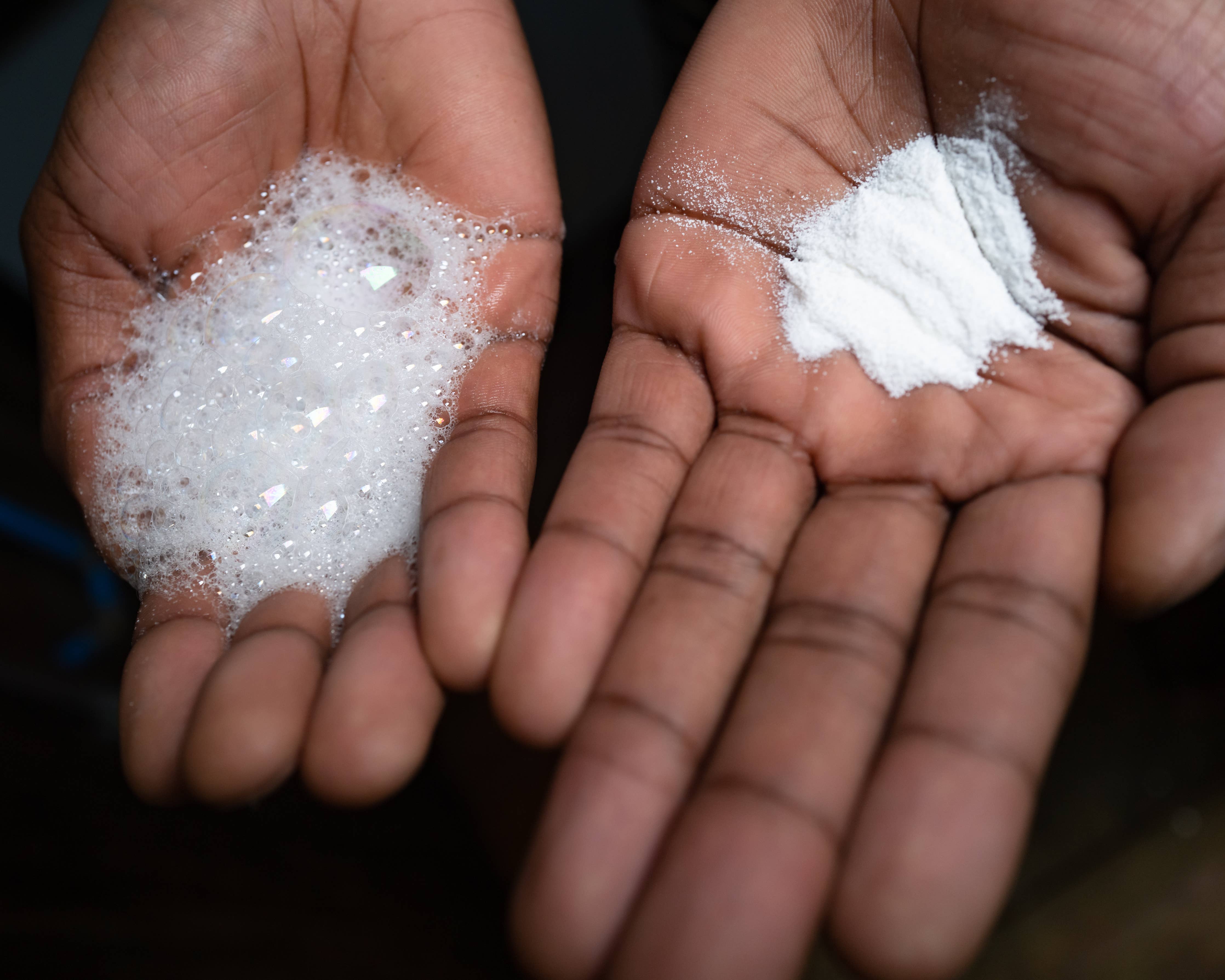 SHAKE AND WAKE Enzyme Powder Face Wash